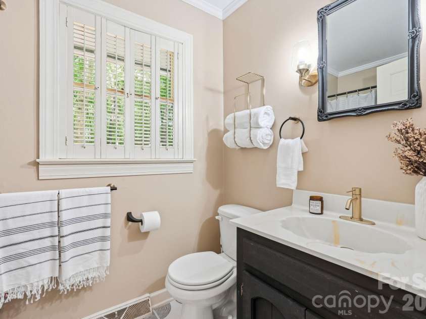 3326 Sedgefield Road, Statesville, NC 28625.  MLS# CAR4389472, YatesRealty ID 32076. 