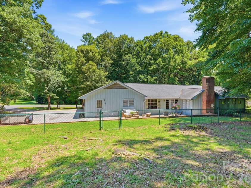 3326 Sedgefield Road, Statesville, NC 28625.  MLS# CAR4389472, YatesRealty ID 32076. 