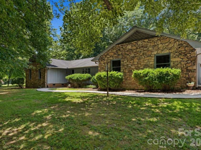 3326 Sedgefield Road, Statesville, NC 28625.  MLS# CAR4389472, YatesRealty ID 32076. 