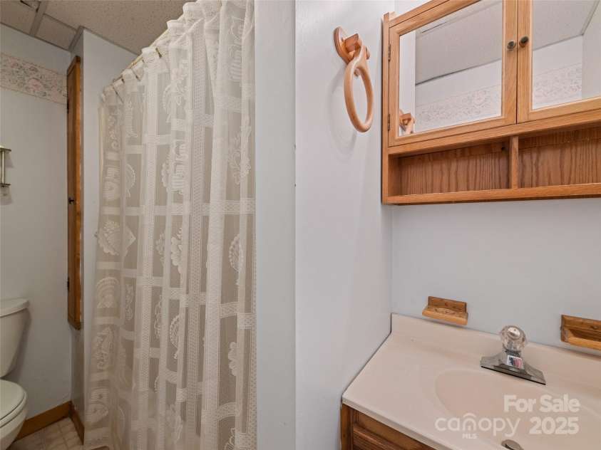 40 Warner Road, Canton, NC 28716.  MLS# CAR4280472, YatesRealty ID 32076. 
