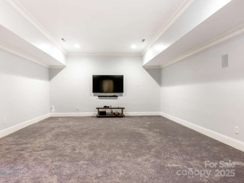 528 Meadowbrook Road, Charlotte, NC 28211.  MLS# CAR4330838, YatesRealty ID 3208. Bonus room