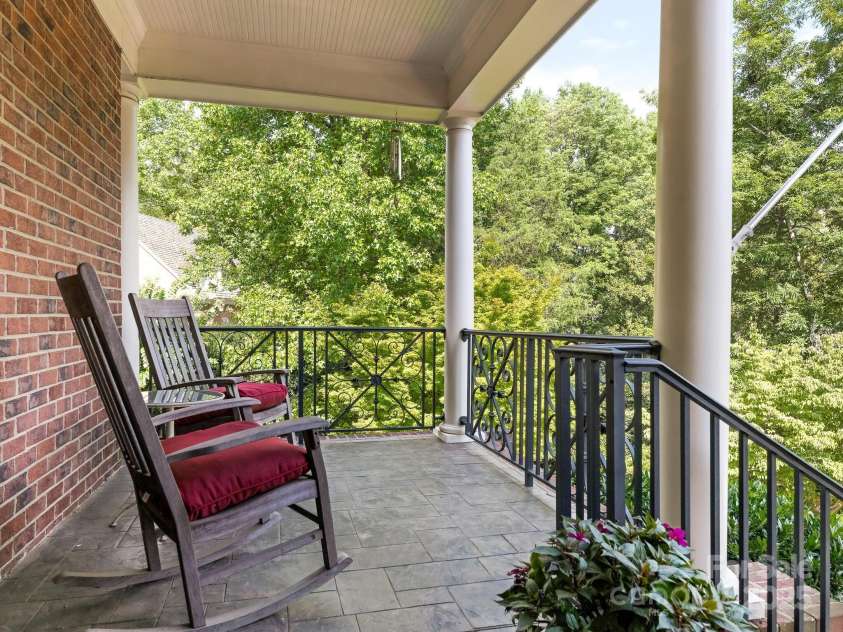 528 Meadowbrook Road, Charlotte, NC 28211.  MLS# CAR4330838, YatesRealty ID 3208. Front Porch