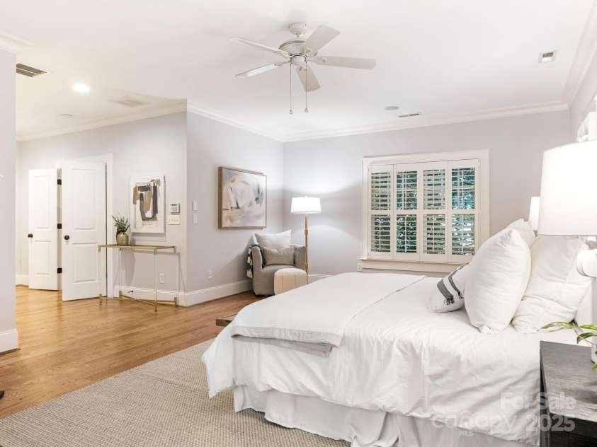 528 Meadowbrook Road, Charlotte, NC 28211.  MLS# CAR4330838, YatesRealty ID 3208. Primary Bedroom