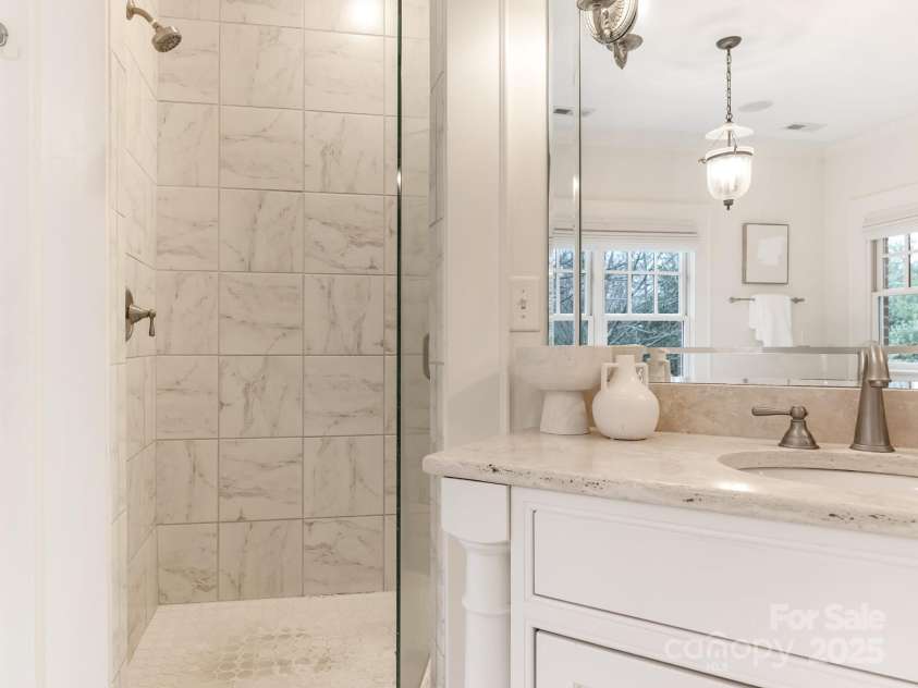 528 Meadowbrook Road, Charlotte, NC 28211.  MLS# CAR4330838, YatesRealty ID 3208. Primary Shower