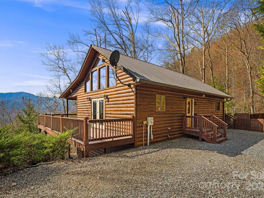 61 Turtle Rock Lane, Tuckasegee, NC 28783.  MLS# CAR4227707, YatesRealty ID 3208. 
