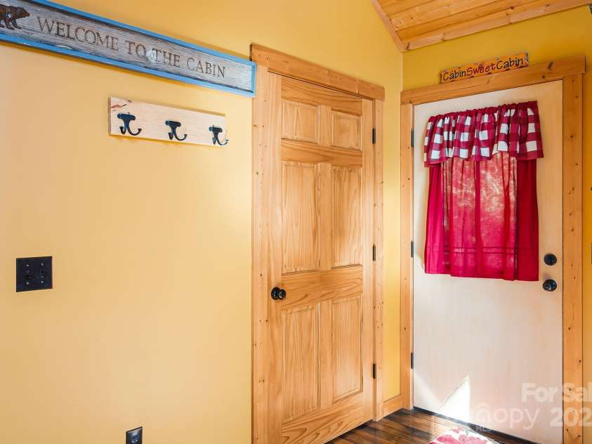 61 Turtle Rock Lane, Tuckasegee, NC 28783.  MLS# CAR4227707, YatesRealty ID 3208. 