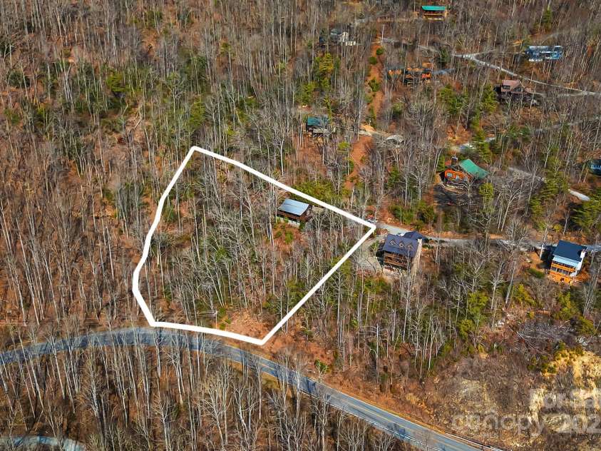 61 Turtle Rock Lane, Tuckasegee, NC 28783.  MLS# CAR4227707, YatesRealty ID 3208. Lot lines are for visual only, does not represent survey lines