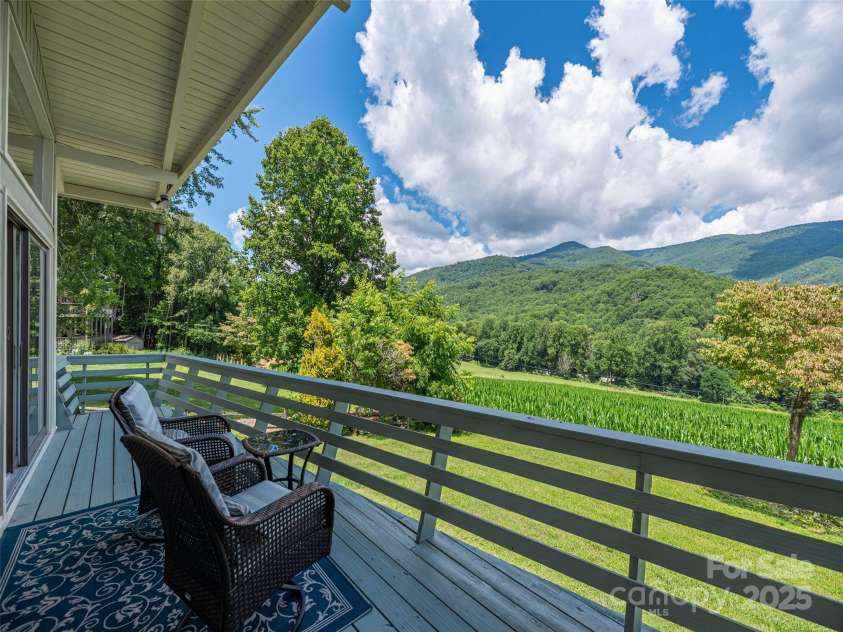 250 Sams Trail, Waynesville, NC 28786.  MLS# CAR4280550, YatesRealty ID 32080. 