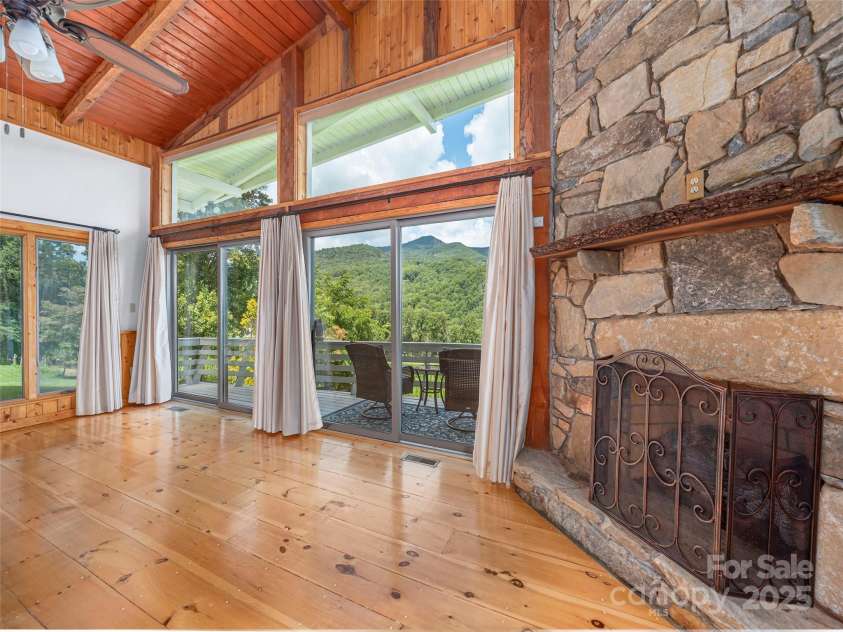 250 Sams Trail, Waynesville, NC 28786.  MLS# CAR4280550, YatesRealty ID 32080. 