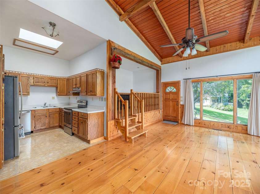 250 Sams Trail, Waynesville, NC 28786.  MLS# CAR4280550, YatesRealty ID 32080. 