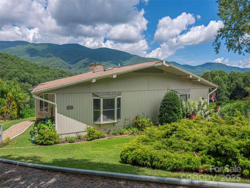250 Sams Trail, Waynesville, NC 28786.  MLS# CAR4280550, YatesRealty ID 32080. 