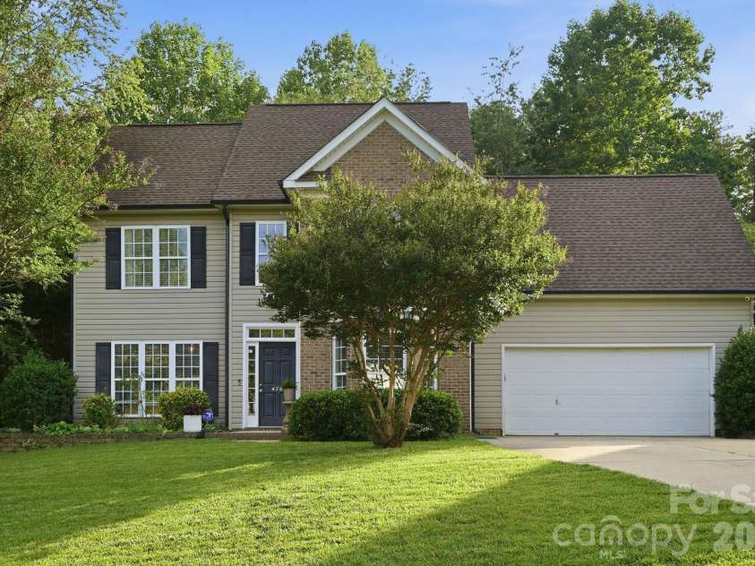 470 Fox Ridge Court, Stanley, NC 28164.  MLS# CAR4394361, YatesRealty ID 32080. 