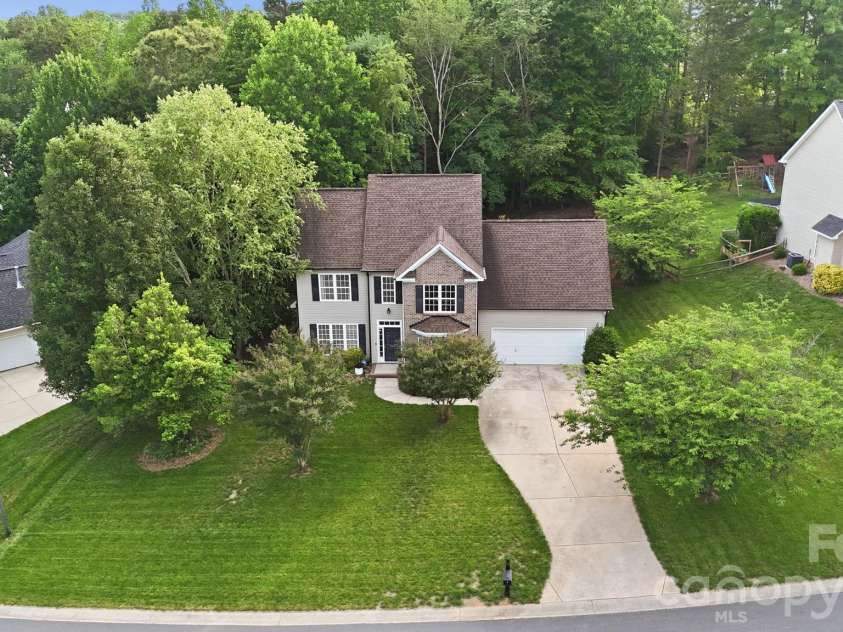 470 Fox Ridge Court, Stanley, NC 28164.  MLS# CAR4394361, YatesRealty ID 32080. 