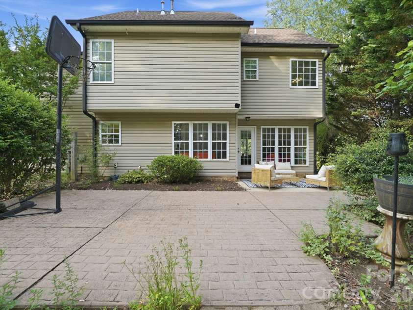 470 Fox Ridge Court, Stanley, NC 28164.  MLS# CAR4394361, YatesRealty ID 32080. 