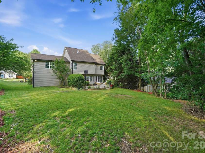 470 Fox Ridge Court, Stanley, NC 28164.  MLS# CAR4394361, YatesRealty ID 32080. 