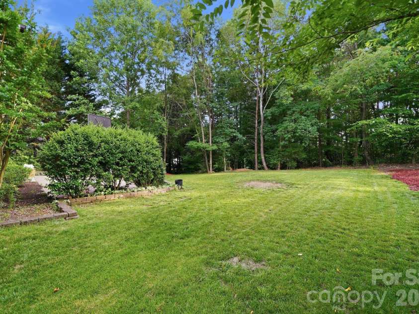 470 Fox Ridge Court, Stanley, NC 28164.  MLS# CAR4394361, YatesRealty ID 32080. 