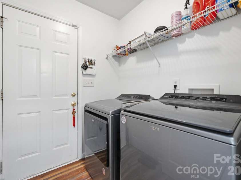 470 Fox Ridge Court, Stanley, NC 28164.  MLS# CAR4394361, YatesRealty ID 32080. Laundry Room on Main