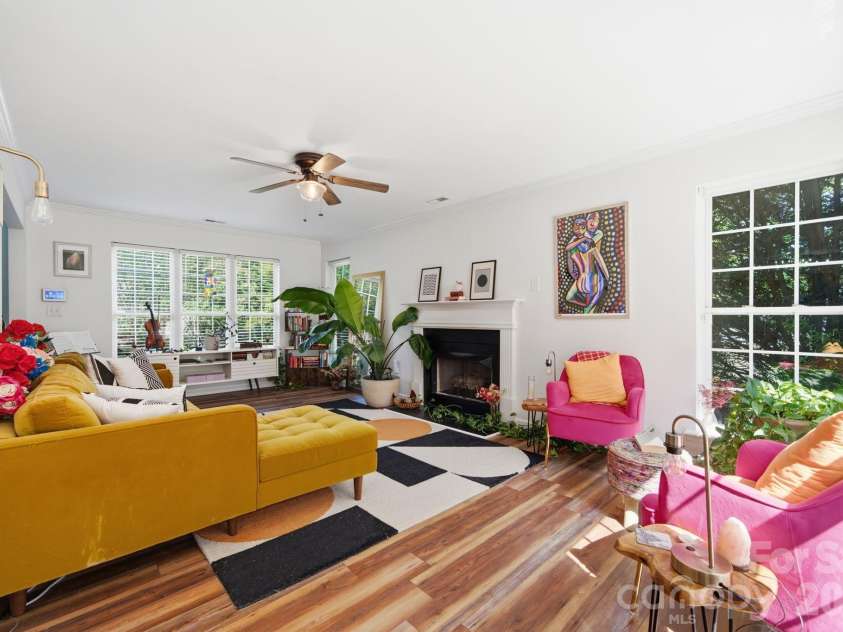 470 Fox Ridge Court, Stanley, NC 28164.  MLS# CAR4394361, YatesRealty ID 32080. Living Room