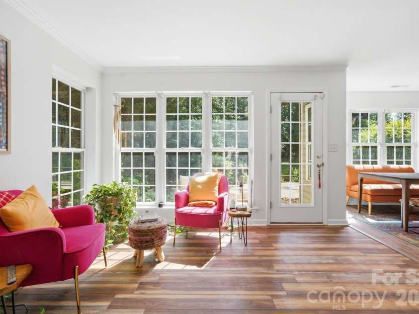 470 Fox Ridge Court, Stanley, NC 28164.  MLS# CAR4394361, YatesRealty ID 32080. Living Room