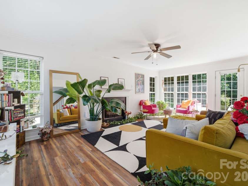 470 Fox Ridge Court, Stanley, NC 28164.  MLS# CAR4394361, YatesRealty ID 32080. Living Room