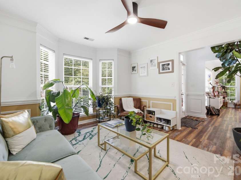 470 Fox Ridge Court, Stanley, NC 28164.  MLS# CAR4394361, YatesRealty ID 32080. Sitting Room