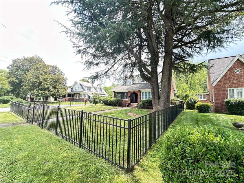 584 Rutherford Road, Marion, NC 28752.  MLS# CAR4267972, YatesRealty ID 32081. 