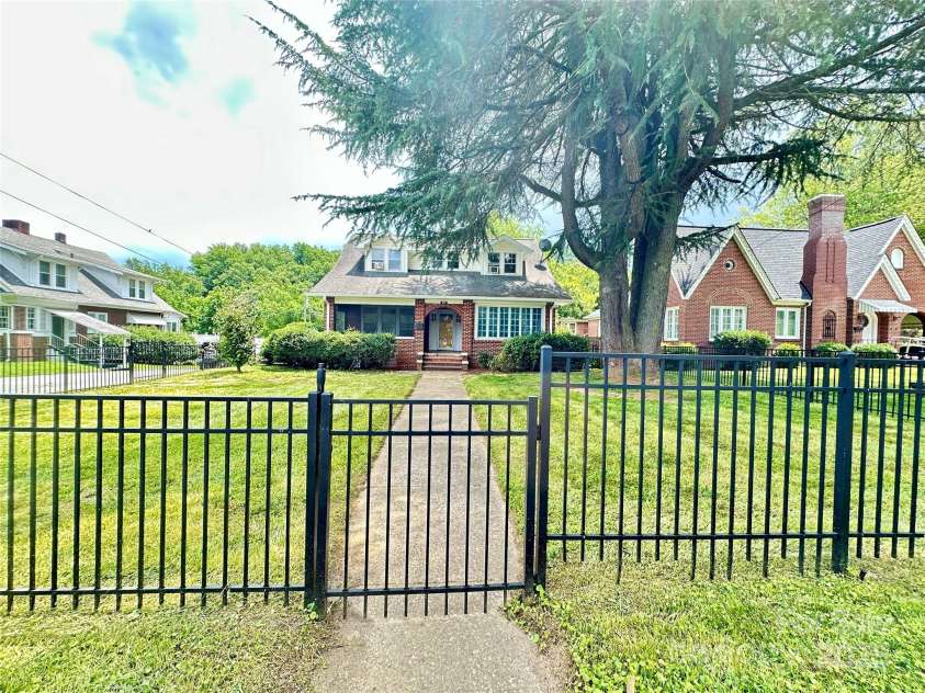 584 Rutherford Road, Marion, NC 28752.  MLS# CAR4267972, YatesRealty ID 32081. 