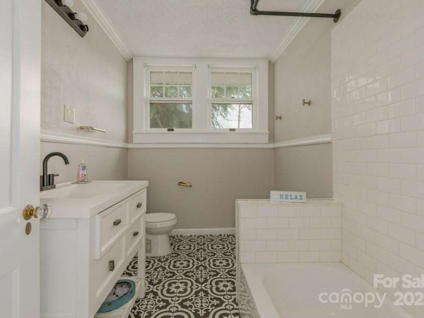 584 Rutherford Road, Marion, NC 28752.  MLS# CAR4267972, YatesRealty ID 32081. 