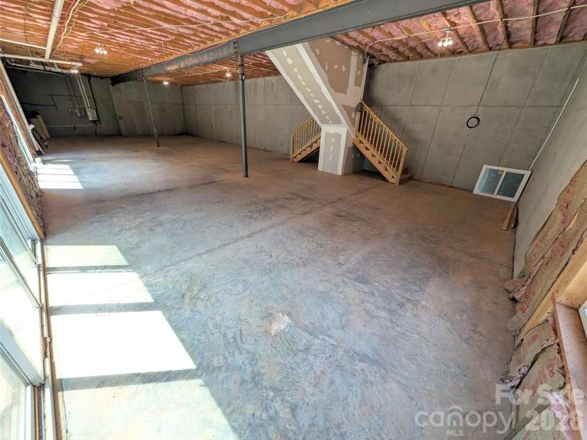 11811 Moores Chapel Road, Charlotte, NC 28214.  MLS# CAR4365063, YatesRealty ID 32083. 