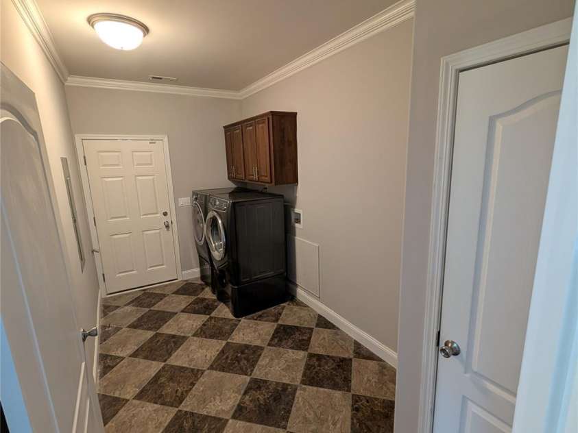 11811 Moores Chapel Road, Charlotte, NC 28214.  MLS# CAR4365063, YatesRealty ID 32083. 