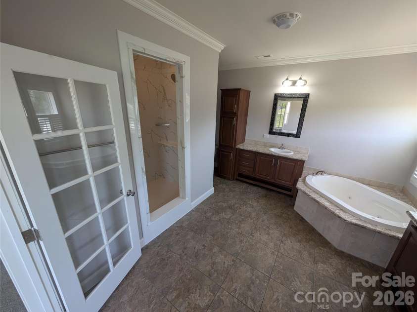 11811 Moores Chapel Road, Charlotte, NC 28214.  MLS# CAR4365063, YatesRealty ID 32083. 
