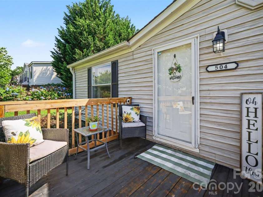 504 Mountain Meadows Drive, Bessemer City, NC 28016.  MLS# CAR4395886, YatesRealty ID 32084. 