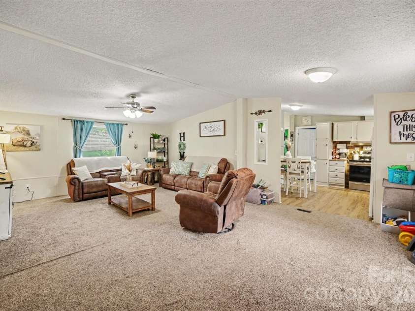 504 Mountain Meadows Drive, Bessemer City, NC 28016.  MLS# CAR4395886, YatesRealty ID 32084. 
