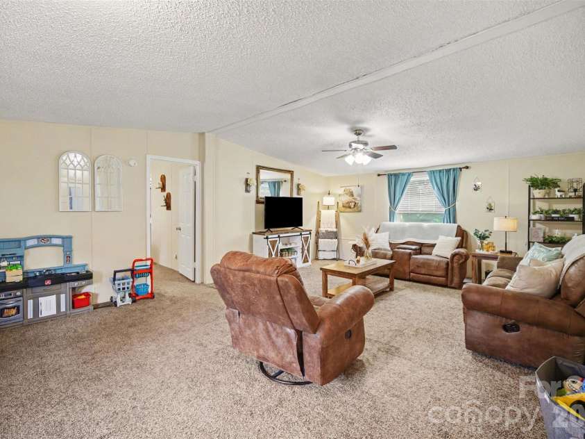 504 Mountain Meadows Drive, Bessemer City, NC 28016.  MLS# CAR4395886, YatesRealty ID 32084. 