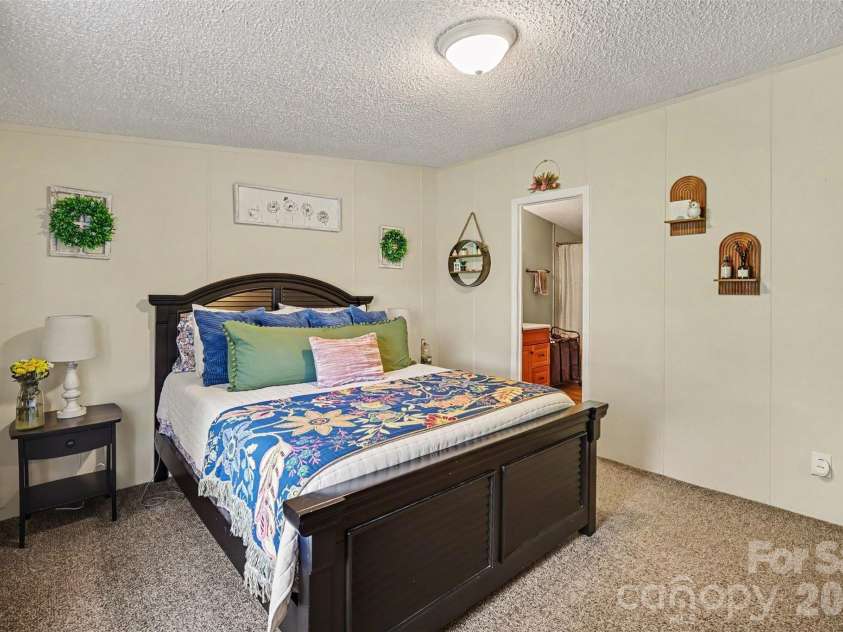 504 Mountain Meadows Drive, Bessemer City, NC 28016.  MLS# CAR4395886, YatesRealty ID 32084. 