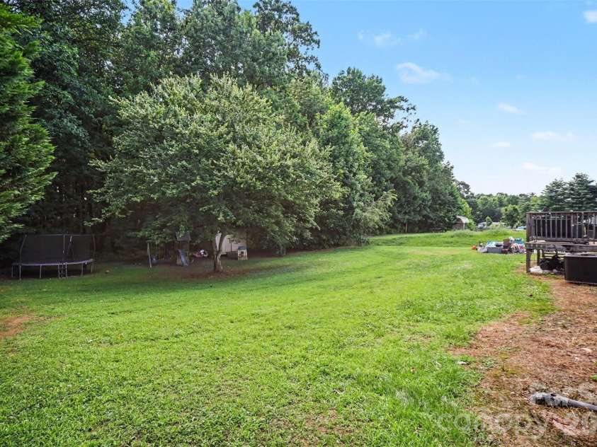 504 Mountain Meadows Drive, Bessemer City, NC 28016.  MLS# CAR4395886, YatesRealty ID 32084. 
