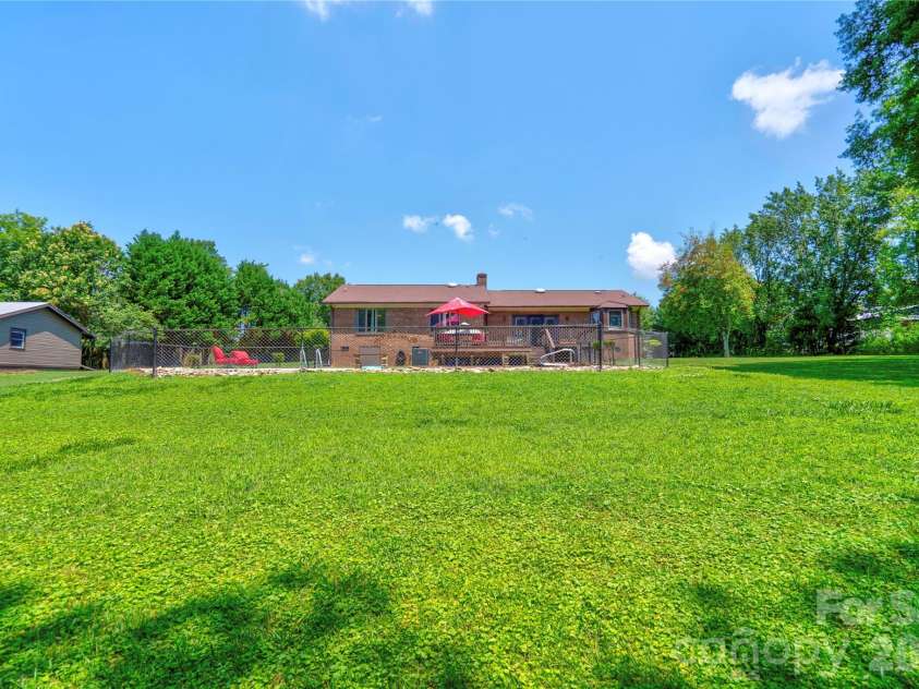 246 Putnam Lake Road, Kings Mountain, NC 28086.  MLS# CAR4392630, YatesRealty ID 32085. Back Yard