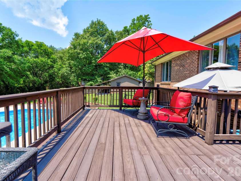 246 Putnam Lake Road, Kings Mountain, NC 28086.  MLS# CAR4392630, YatesRealty ID 32085. Deck