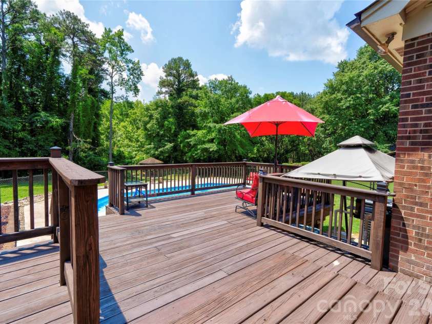 246 Putnam Lake Road, Kings Mountain, NC 28086.  MLS# CAR4392630, YatesRealty ID 32085. Deck