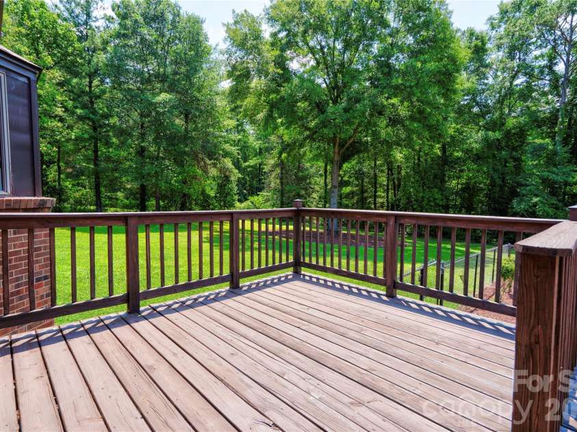 246 Putnam Lake Road, Kings Mountain, NC 28086.  MLS# CAR4392630, YatesRealty ID 32085. Deck