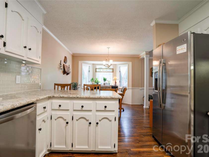 246 Putnam Lake Road, Kings Mountain, NC 28086.  MLS# CAR4392630, YatesRealty ID 32085. Kitchen