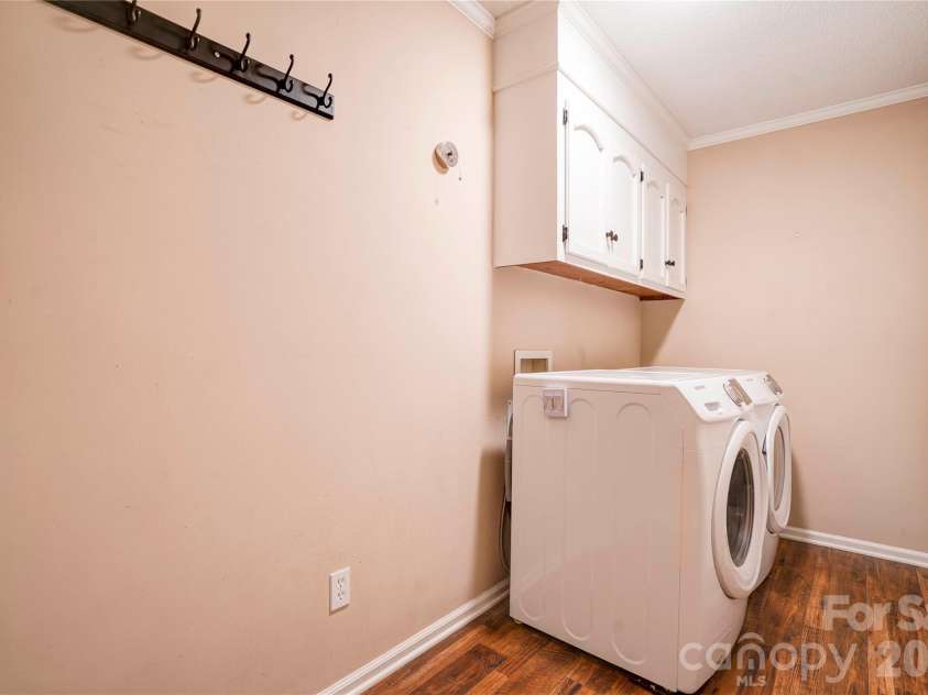 246 Putnam Lake Road, Kings Mountain, NC 28086.  MLS# CAR4392630, YatesRealty ID 32085. Laundry Room