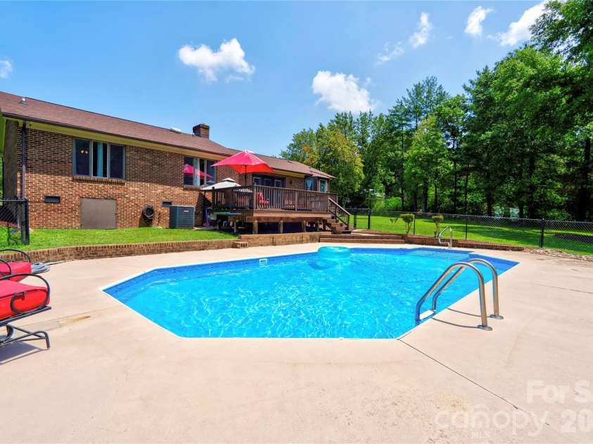 246 Putnam Lake Road, Kings Mountain, NC 28086.  MLS# CAR4392630, YatesRealty ID 32085. Pool