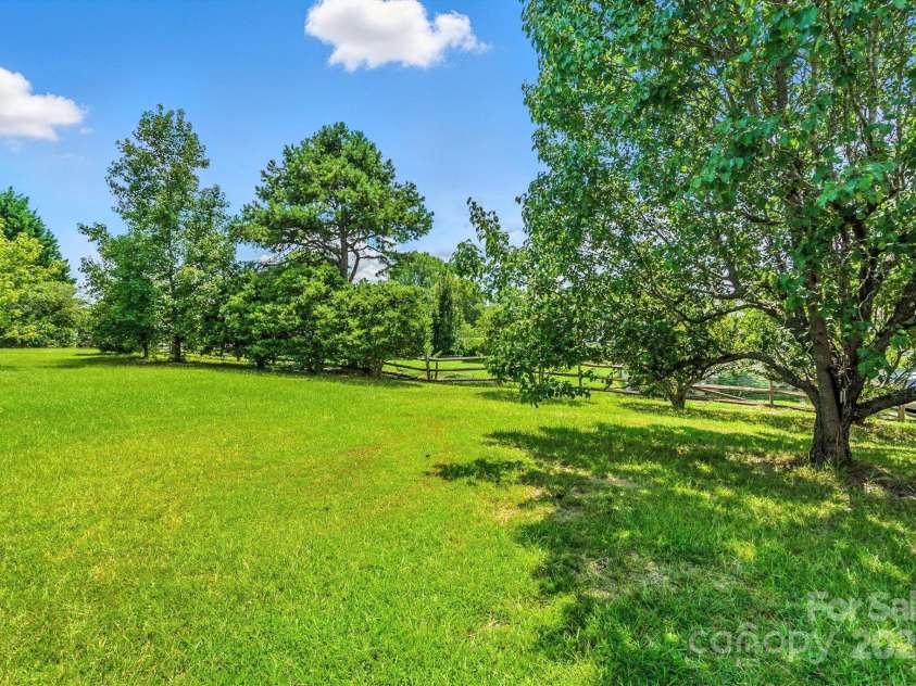 5216 Willow Run Drive, Monroe, NC 28110.  MLS# CAR4287237, YatesRealty ID 32086. 
