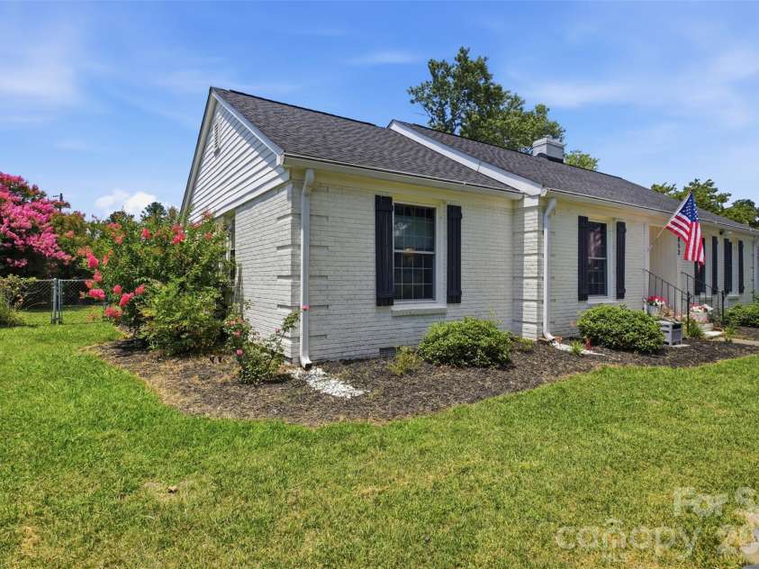 853 Mallory Drive, Rock Hill, SC 29730.  MLS# CAR4393630, YatesRealty ID 32087. 