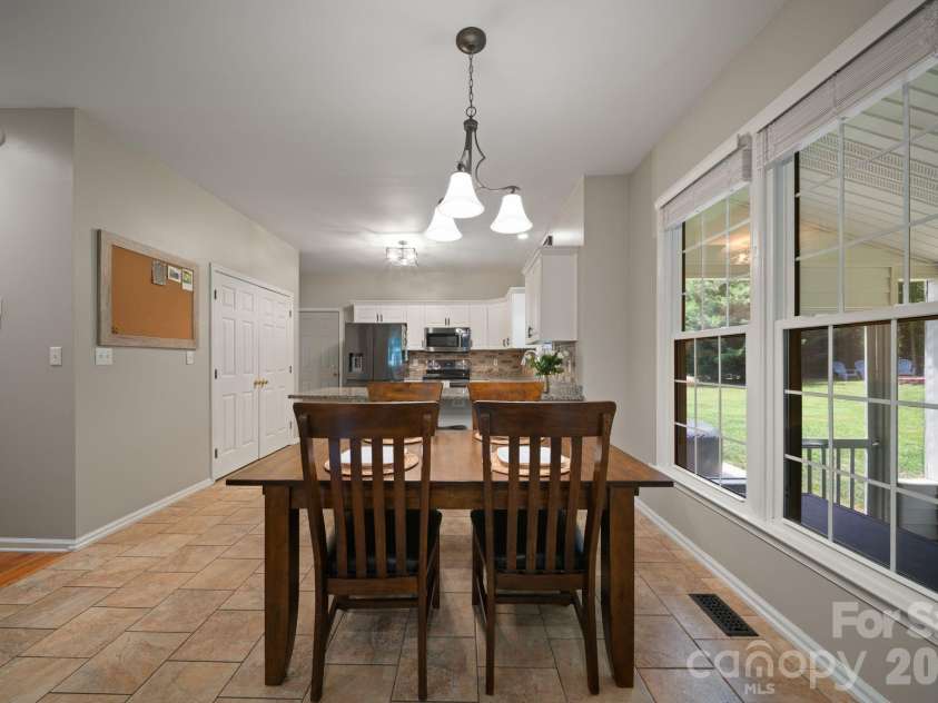 237 Windsor Forest Circle, Fletcher, NC 28732.  MLS# CAR4393564, YatesRealty ID 32088. 
