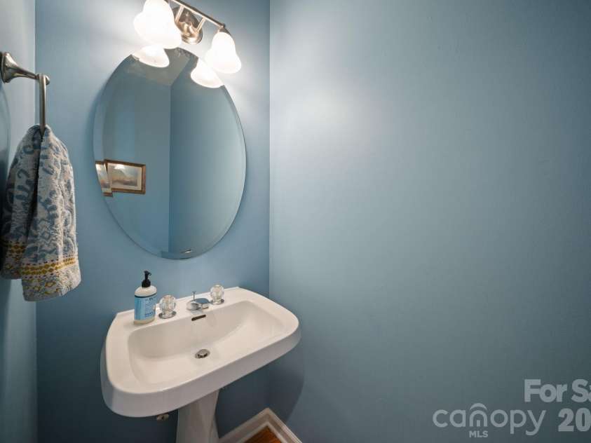 237 Windsor Forest Circle, Fletcher, NC 28732.  MLS# CAR4393564, YatesRealty ID 32088. 
