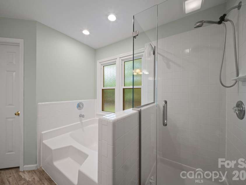 237 Windsor Forest Circle, Fletcher, NC 28732.  MLS# CAR4393564, YatesRealty ID 32088. 