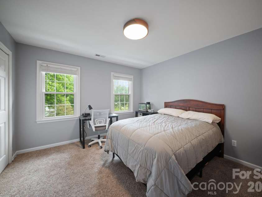 237 Windsor Forest Circle, Fletcher, NC 28732.  MLS# CAR4393564, YatesRealty ID 32088. 