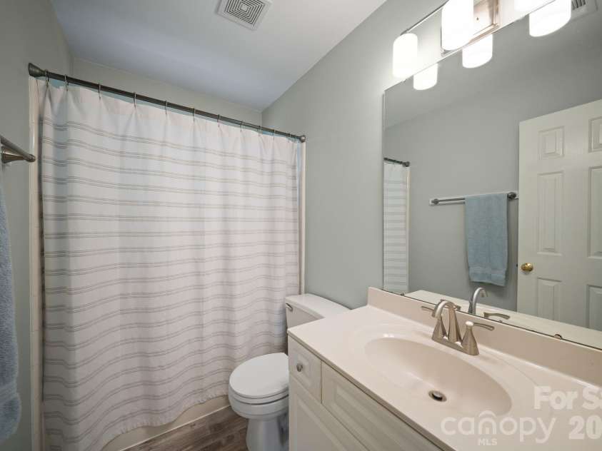 237 Windsor Forest Circle, Fletcher, NC 28732.  MLS# CAR4393564, YatesRealty ID 32088. 
